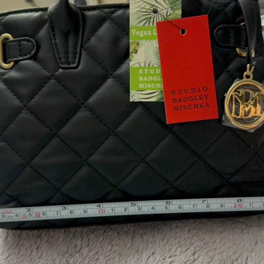 Badgley mischka small quilted two way - Picture 8 of 8